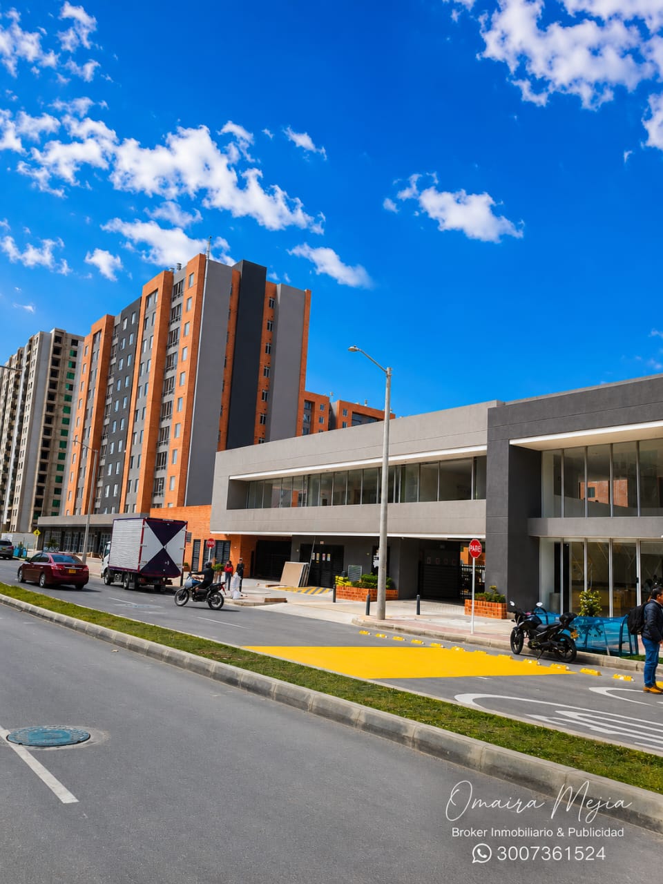 Fachada del conjunto residencial en Guaymaral, Bogota zona norte